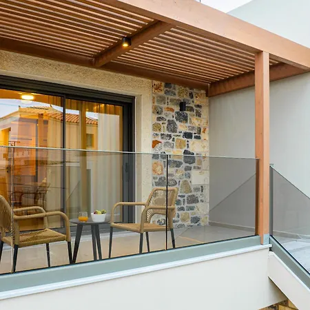 Nicole - Private Pool & Rooftop Jacuzzi *