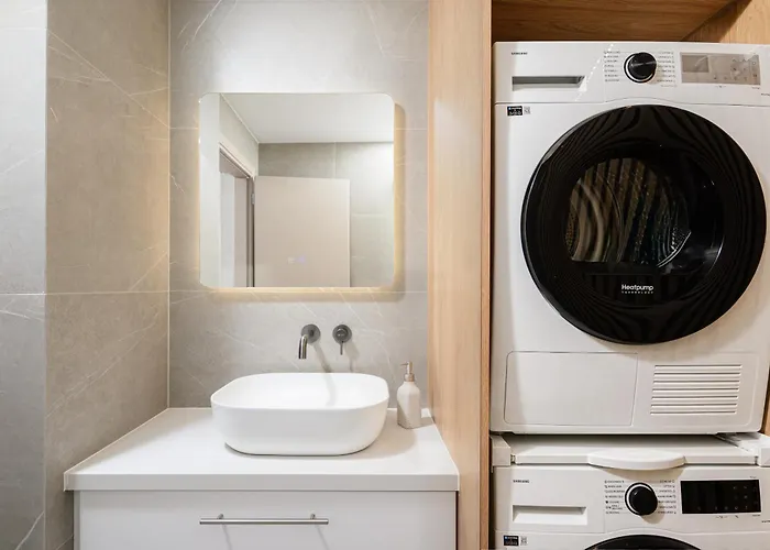 Nicole - Private Pool & Rooftop Jacuzzi 赫索尼索斯