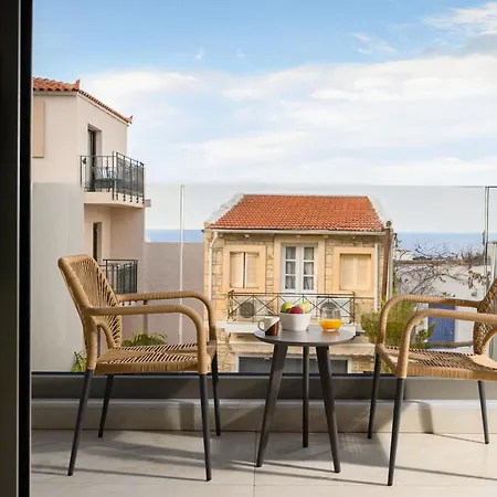 Villa Nicole - Private Pool & Rooftop Jacuzzi *