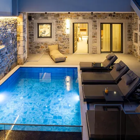 Вілла Nicole - Private Pool & Rooftop Jacuzzi *
