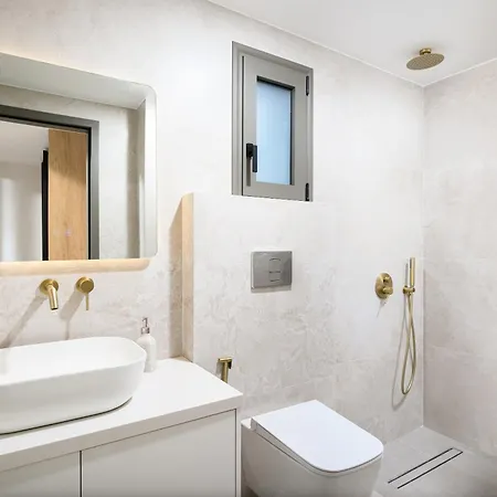 Nicole - Private Pool & Rooftop Jacuzzi Villa