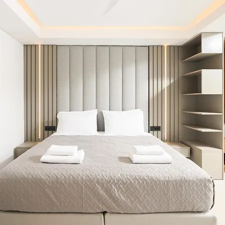 Nicole - Private Pool & Rooftop Jacuzzi * Hersónissos