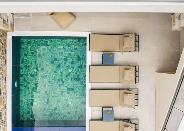 Villa Nicole - Private Pool & Rooftop Jacuzzi Hersonissos (Crete)