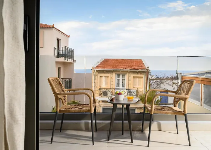 Villa Nicole - Private Pool & Rooftop Jacuzzi *