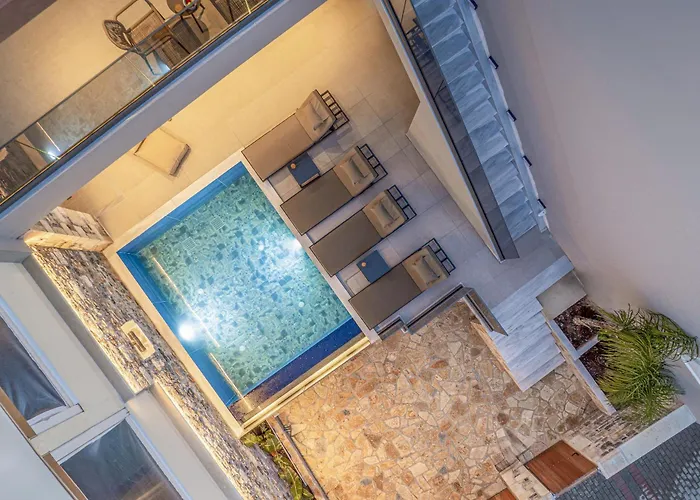 Villa Nicole - Private Pool & Rooftop Jacuzzi Hersonissos (Crete)