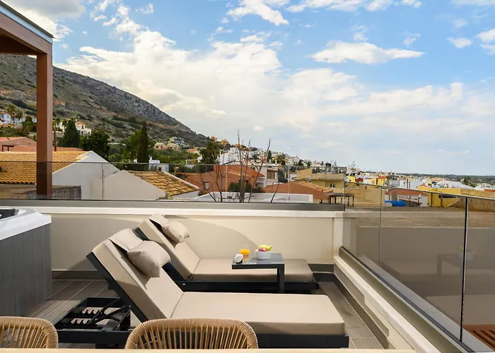 Nicole - Private Pool & Rooftop Jacuzzi Villa