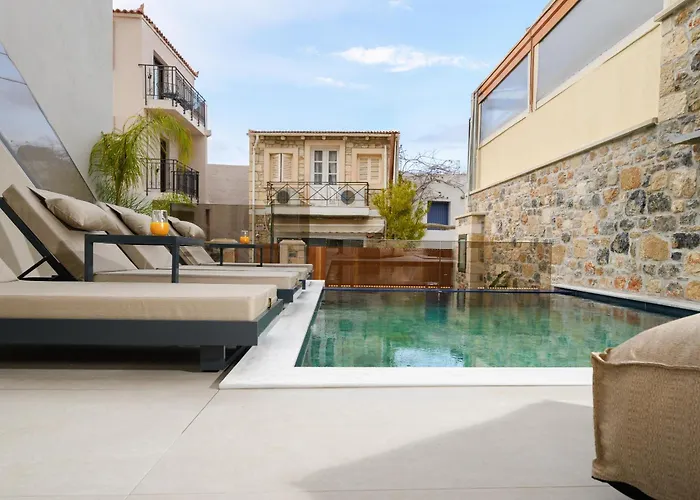 Nicole - Private Pool & Rooftop Jacuzzi Villa