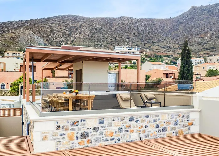 Nicole - Private Pool & Rooftop Jacuzzi Chersonissos