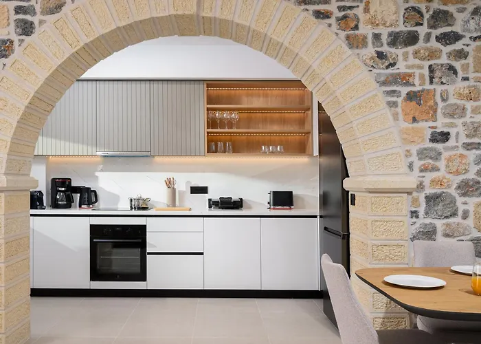 Nicole - Private Pool & Rooftop Jacuzzi Villa *