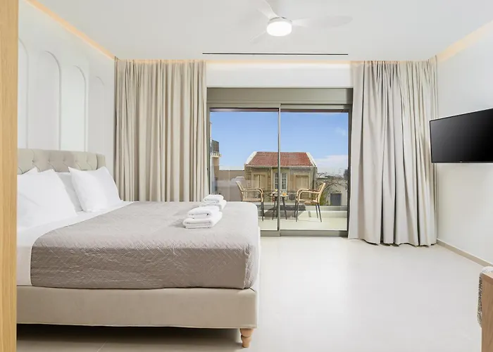 Nicole - Private Pool & Rooftop Jacuzzi Villa Hersonissos (Crete)