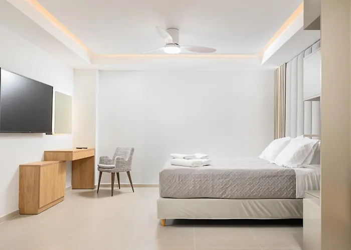 Villa Nicole - Private Pool & Rooftop Jacuzzi