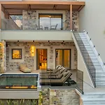 Villa Nicole - Private Pool & Rooftop Jacuzzi *