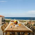 Nicole - Private Pool & Rooftop Jacuzzi *