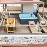 Villa Nicole - Private Pool & Rooftop Jacuzzi Hersonissos (Crete)