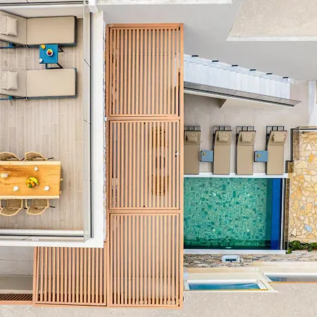 Nicole - Private Pool&rooftop Jacuzzi