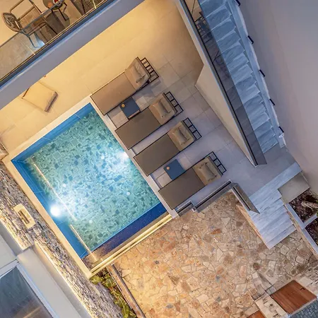 Villa Nicole - Private Pool & Rooftop Jacuzzi Chersonissos