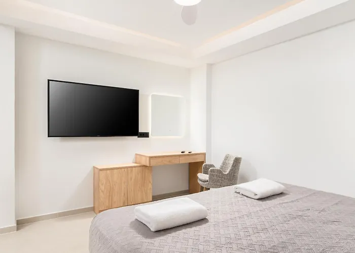 Nicole - Private Pool&rooftop Jacuzzi * Hersonissos (Crete)